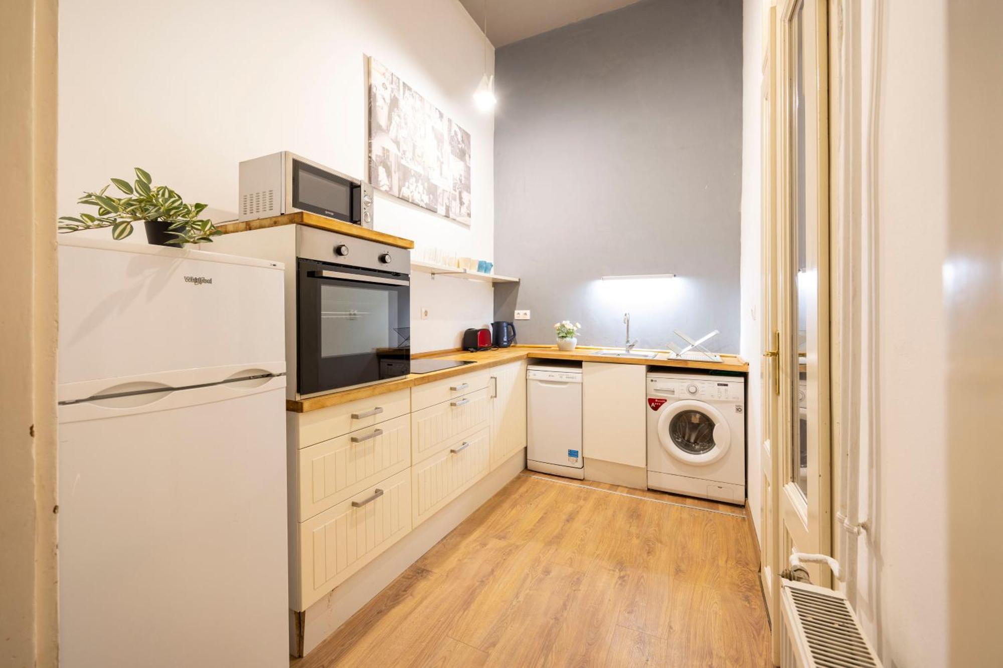 Cozy & Nostalgic Budapest Style Apartment In The Center Exterior photo